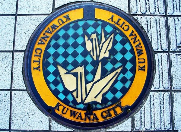 graffiti manhole cover-2